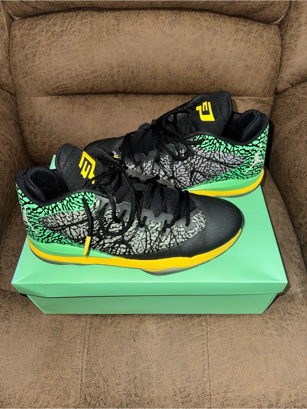 Jordan Men's Black, Green & Yellow Basketball Shoes